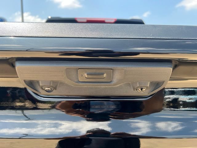 Used 2025 Chevrolet Silverado 1500 LT Trail Boss w/ Convenience Package II AWD/4WD image 17