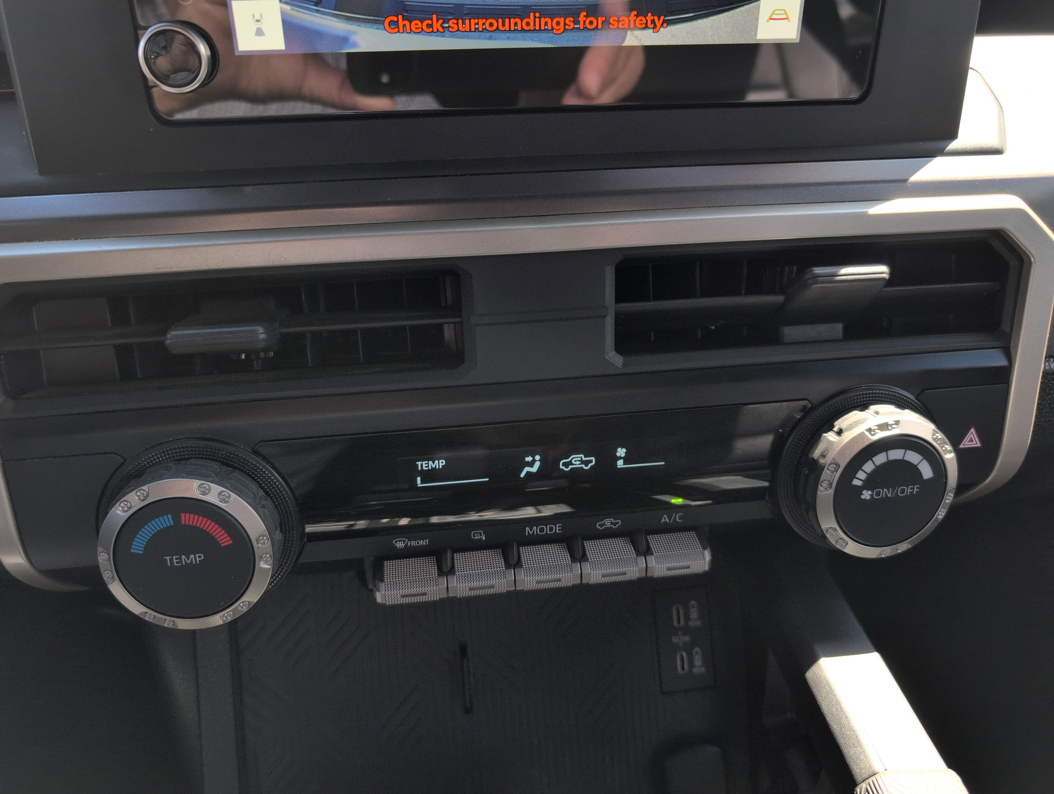 Used 2024 Toyota Tacoma SR5 AWD/4WD image 23