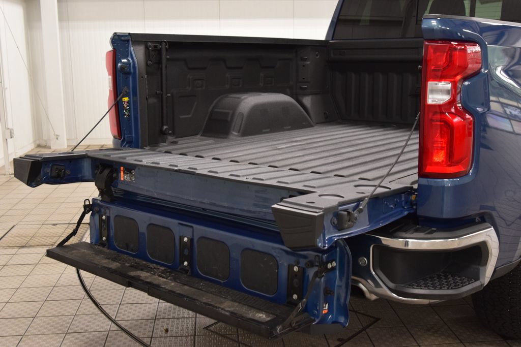 Used 2024 Chevrolet Silverado 1500 LTZ w/ LTZ Premium Package AWD/4WD image 26