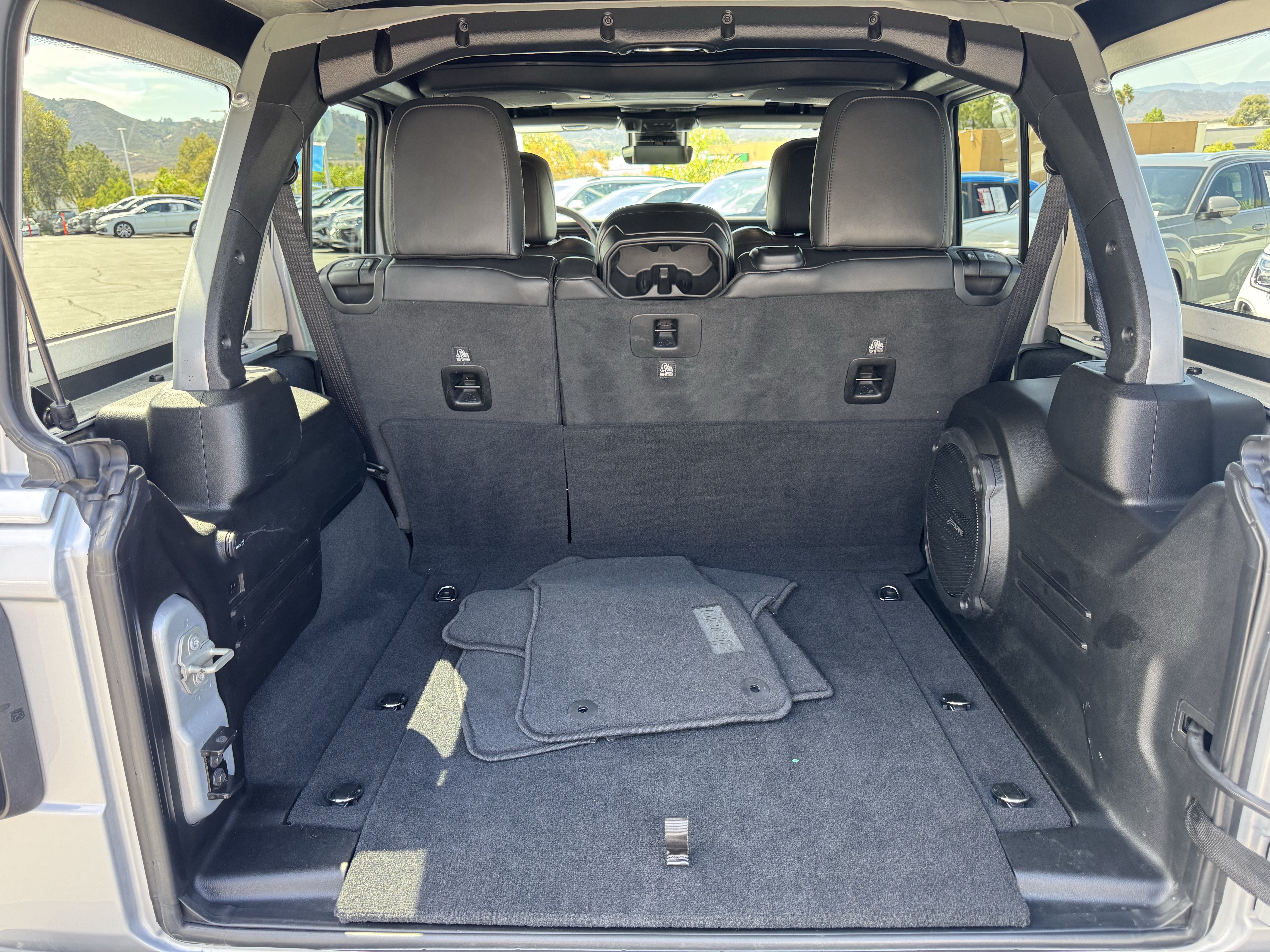 Used 2024 Jeep Wrangler Unlimited Rubicon AWD/4WD image 34