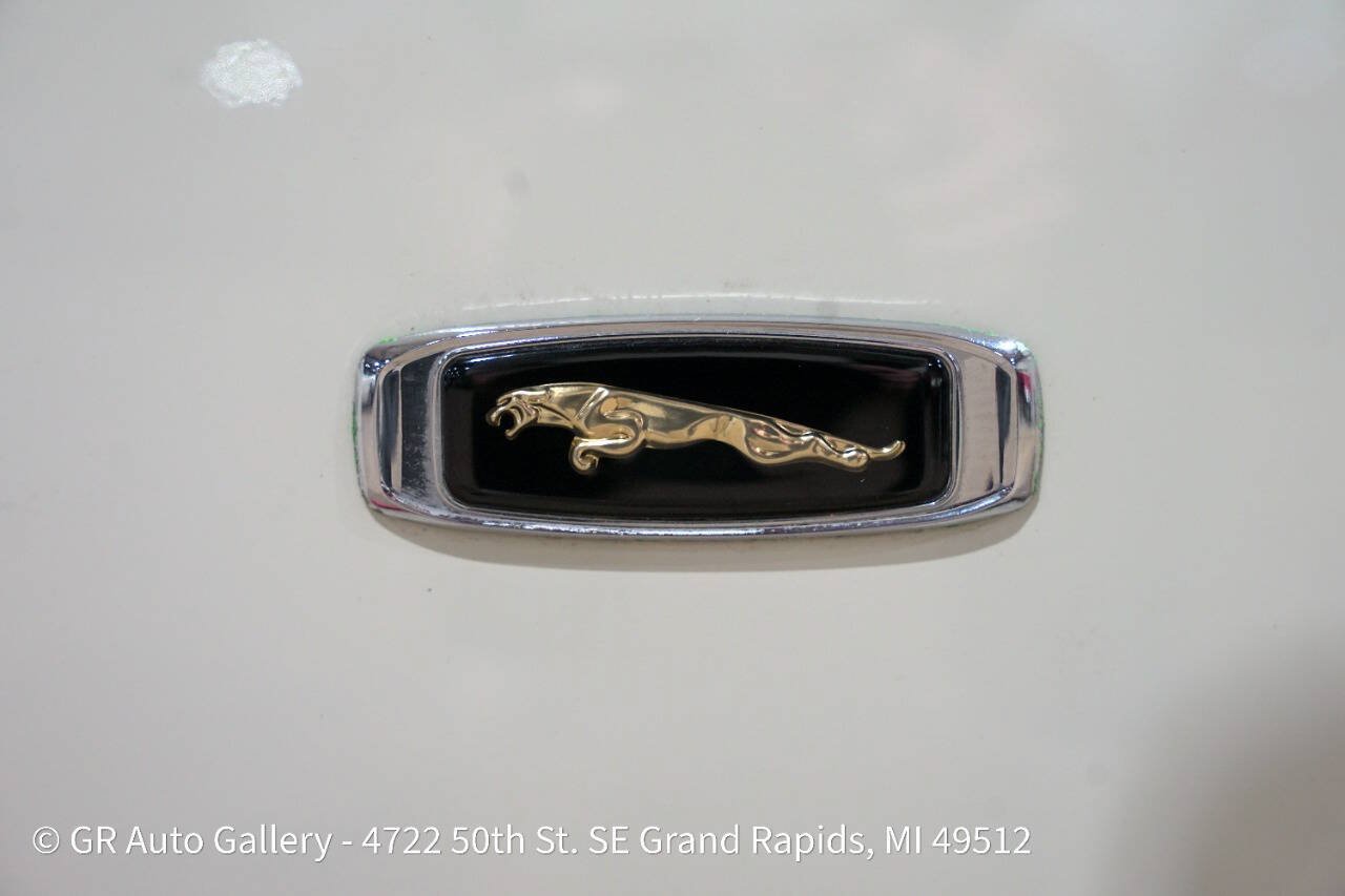 Used 1995 Jaguar XJS V12 Convertible RWD image 36