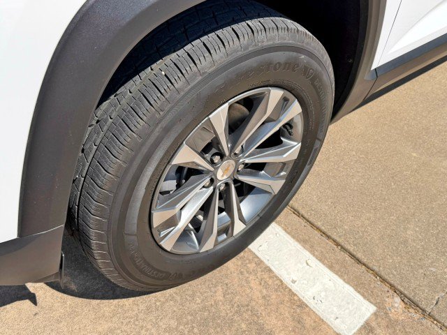New 2027 Chevrolet Equinox LT w/ Convenience Package II FWD image 10