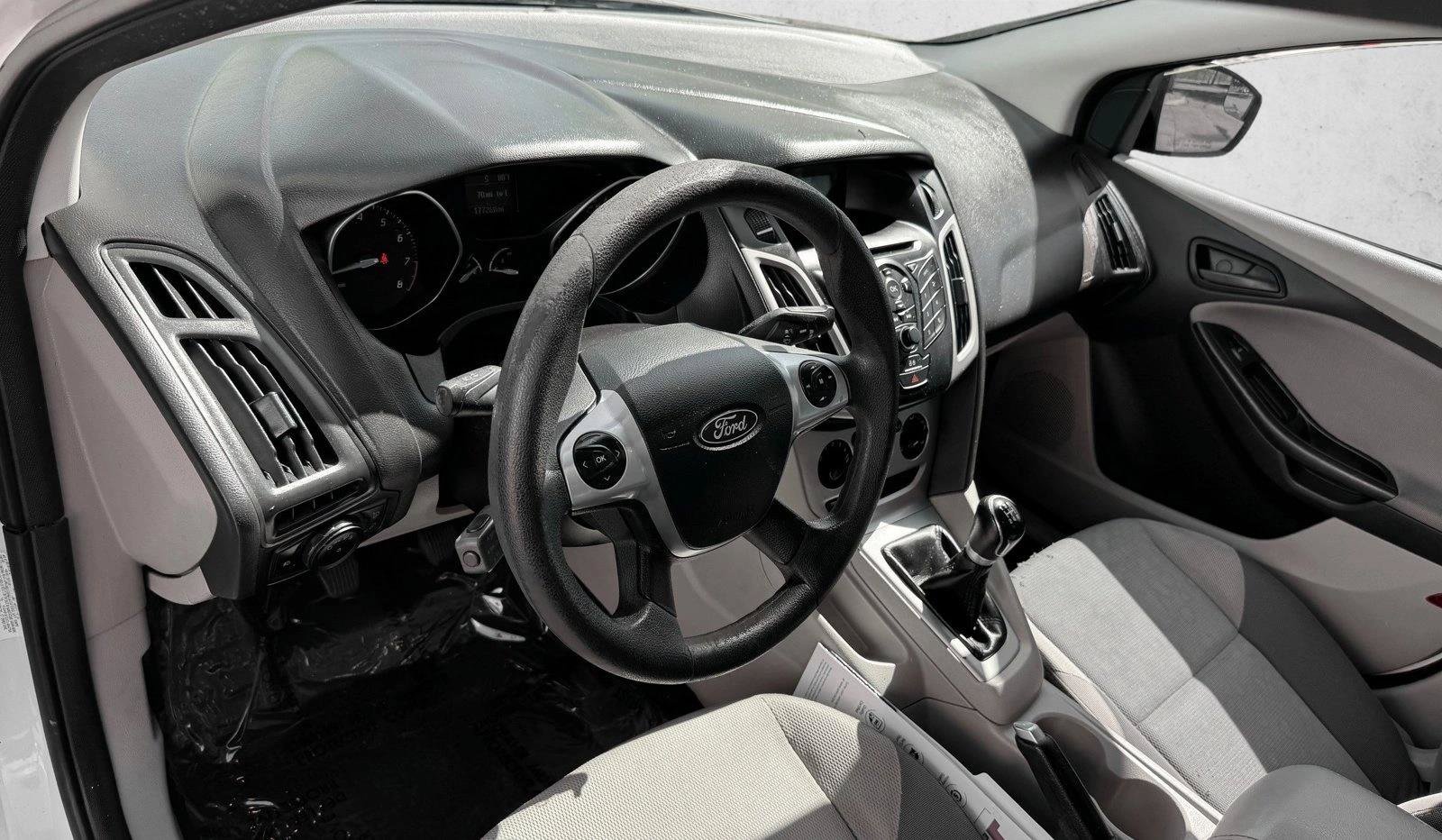 Used 2012 Ford Focus SE FWD image 11