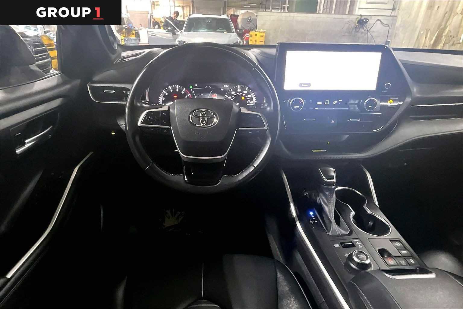 Used 2023 Toyota Highlander XSE image 6