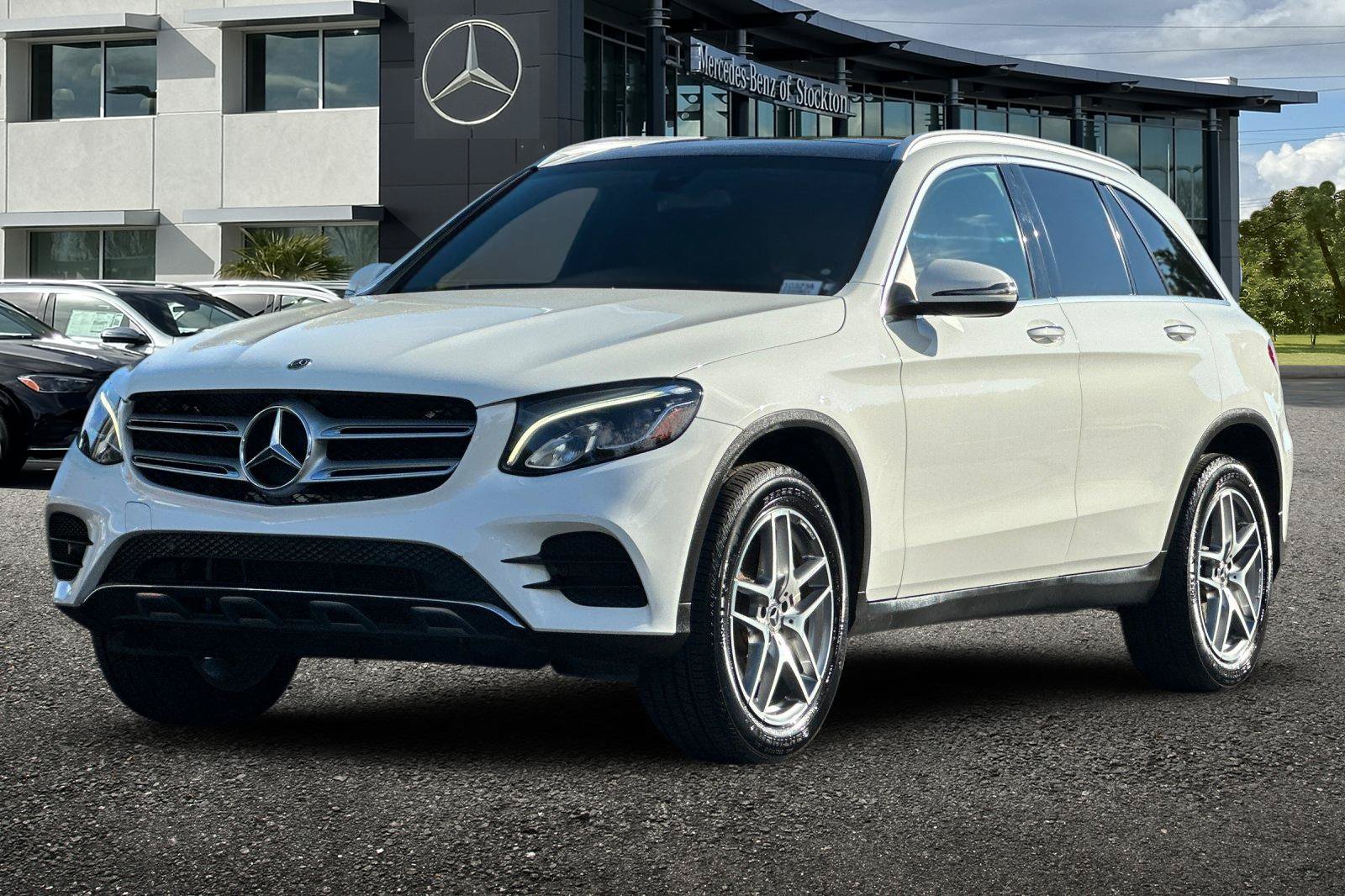 Used 2019 Mercedes-Benz GLC 300 4MATIC image 8