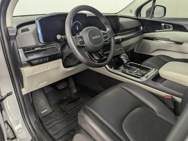 Used 2024 Kia Carnival SX Prestige image 11