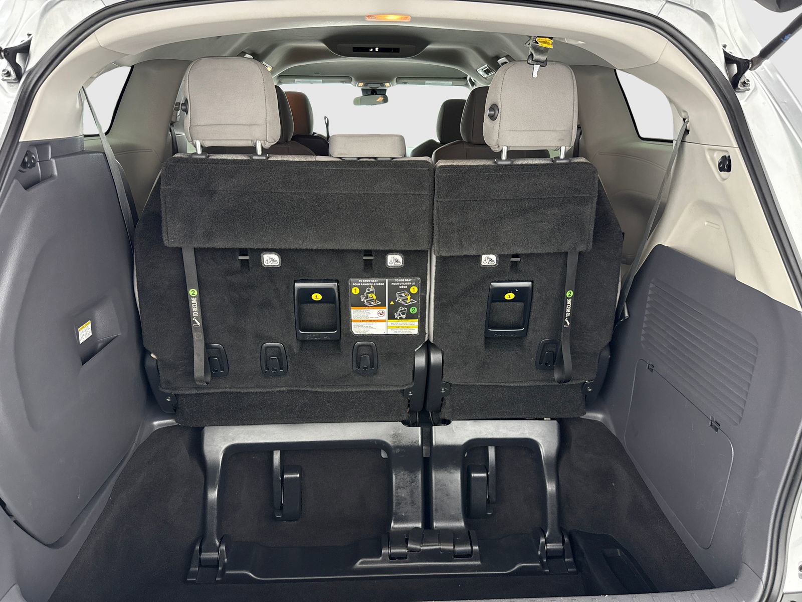 Used 2021 Toyota Sienna LE FWD image 46