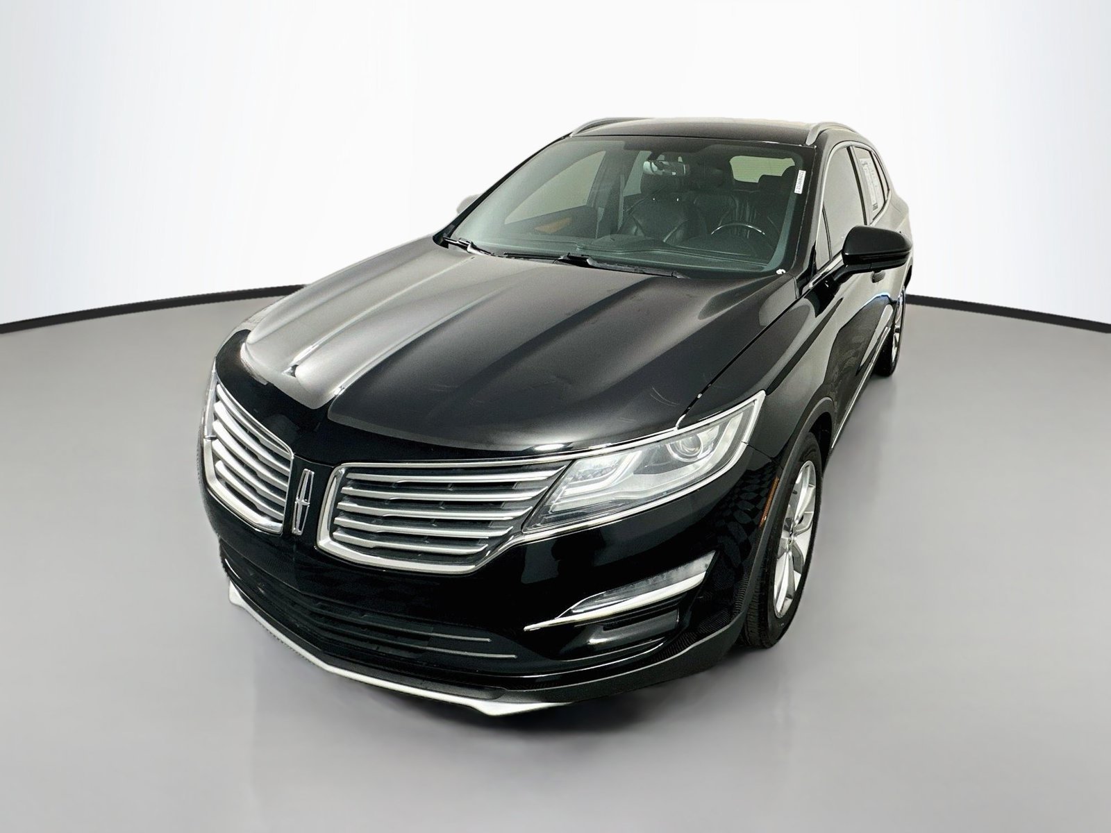 Used 2018 Lincoln MKC Select w/ Select Plus Package FWD image 3