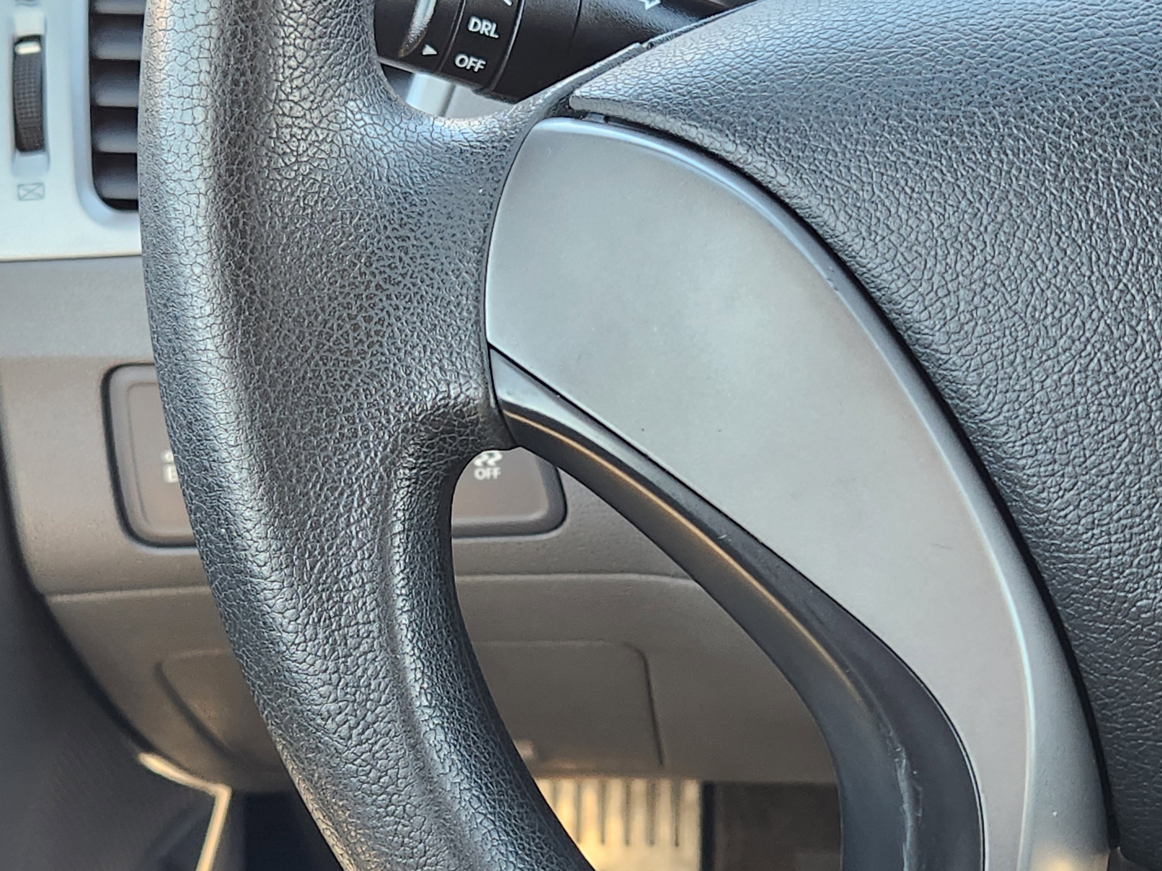 Used 2015 Hyundai Elantra SE image 27