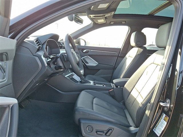 New 2025 Audi Q3 2.0T Premium image 9