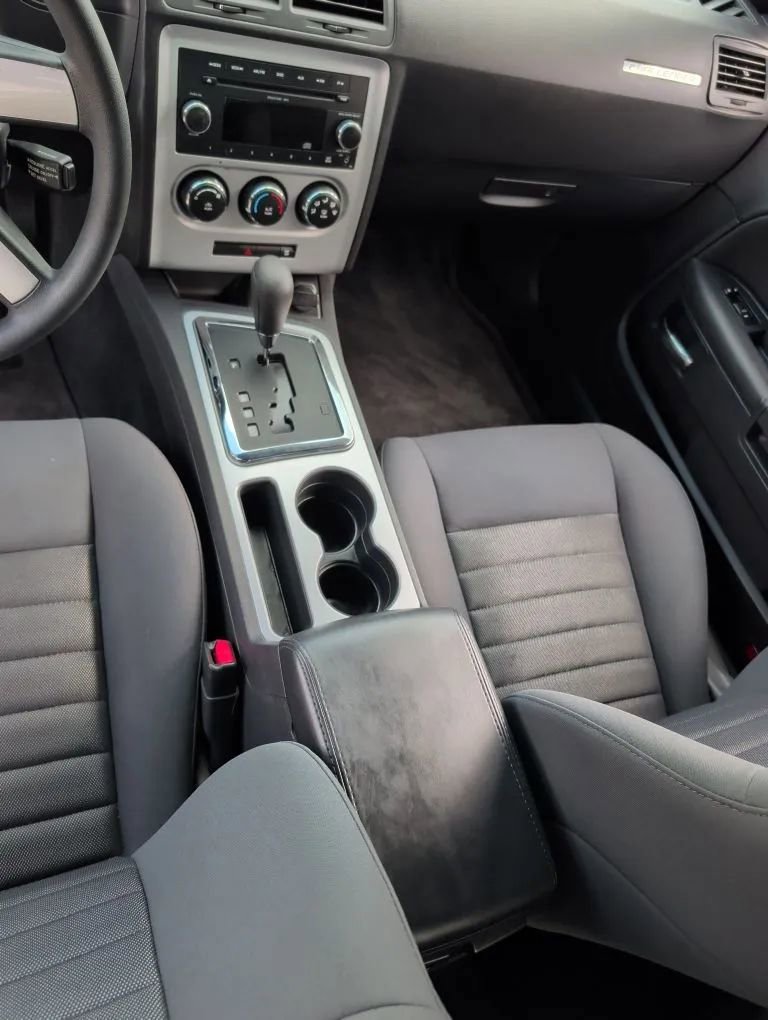 Used 2010 Dodge Challenger SE RWD image 18