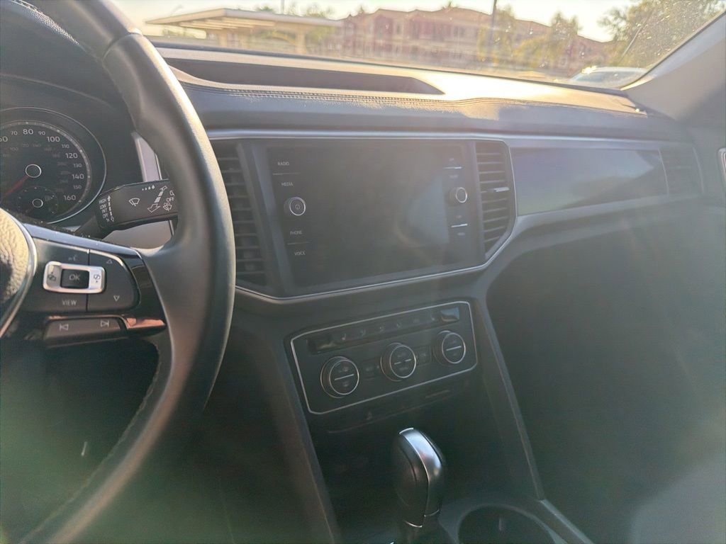 Used 2019 Volkswagen Atlas SE w/ Panoramic Sunroof Package image 2