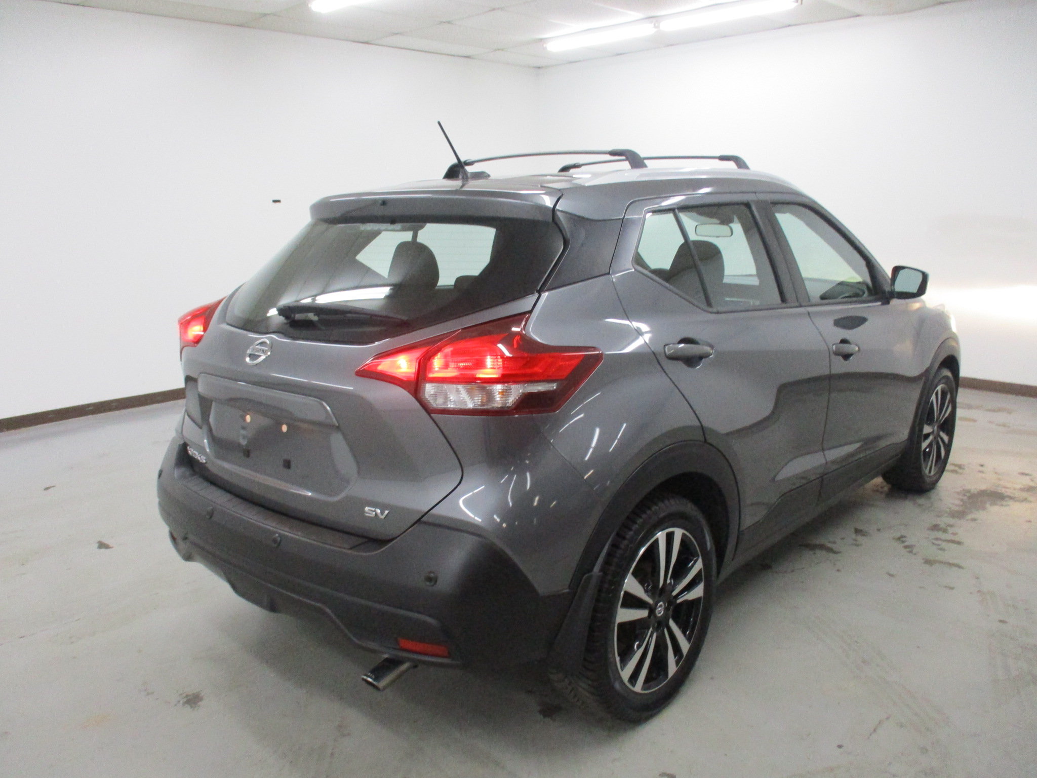 Used 2020 Nissan Kicks SV w/ Exterior Package FWD image 7