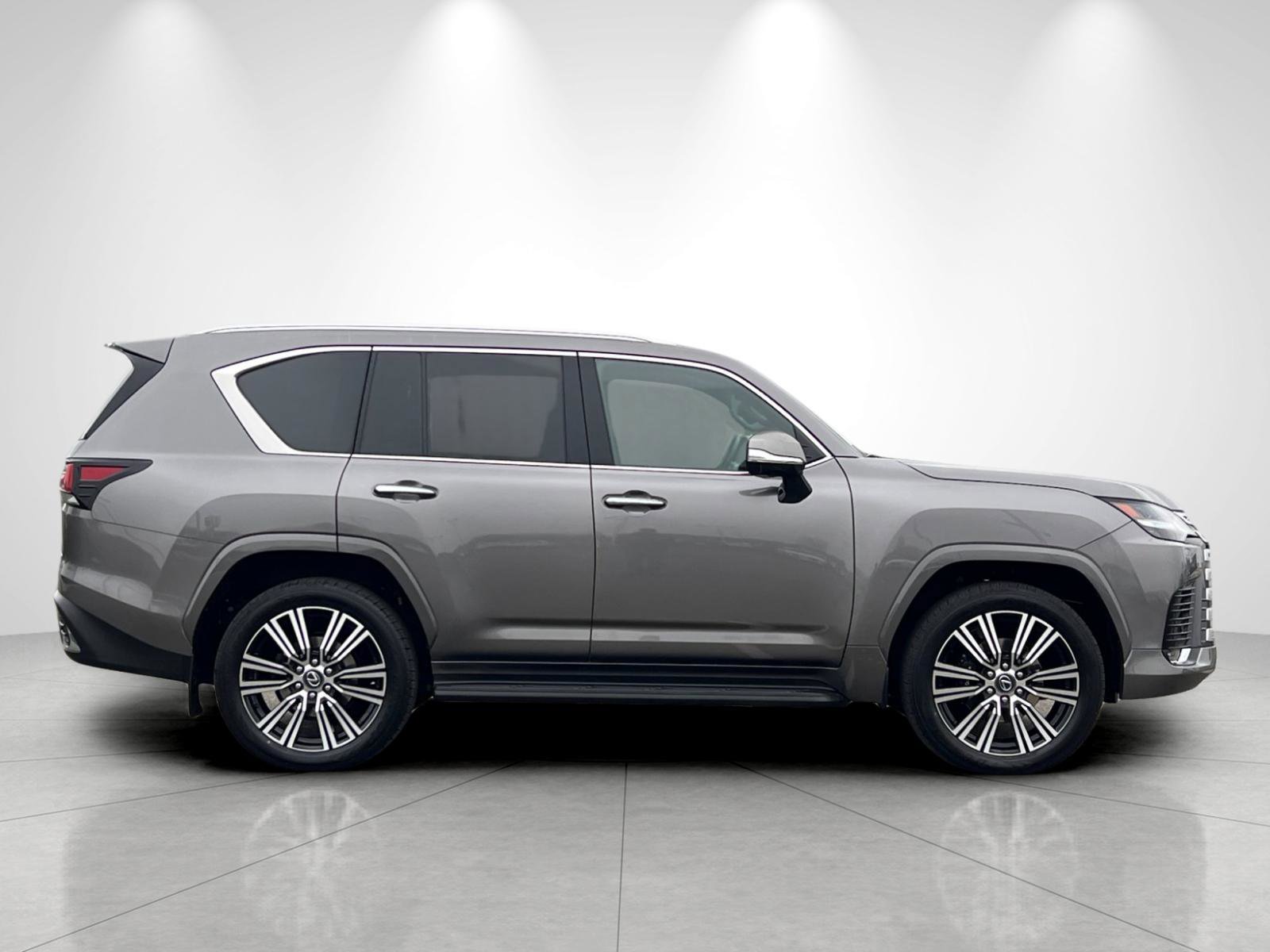 Used 2024 Lexus LX 600 4WD w/ Luxury Package image 6