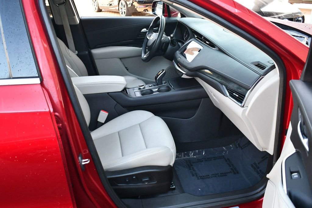 Used 2021 Cadillac XT4 Premium Luxury w/ Driver Awareness Package image 39