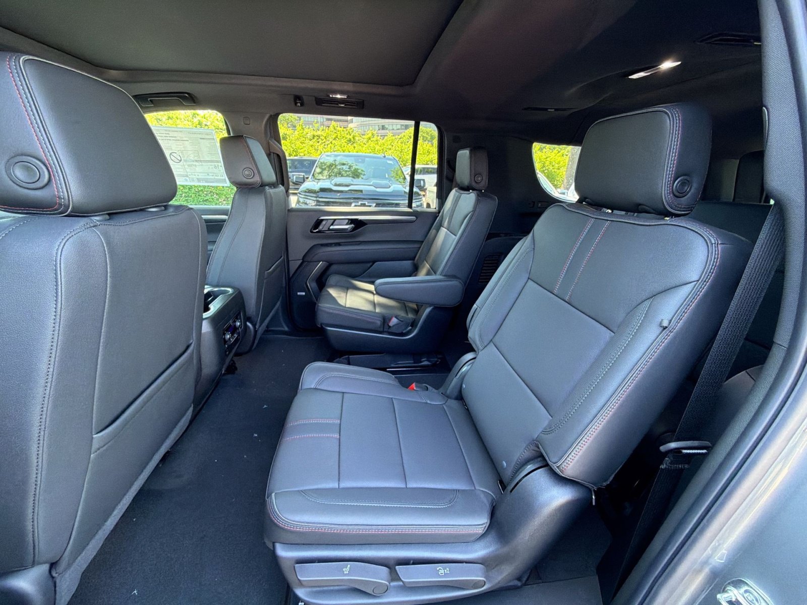 New 2026 Chevrolet Suburban RST w/ Comfort Package AWD/4WD image 25