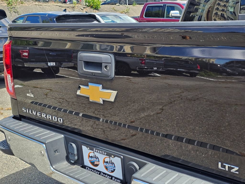 Used 2018 Chevrolet Silverado 1500 LTZ w/ LTZ Plus Package AWD/4WD image 14