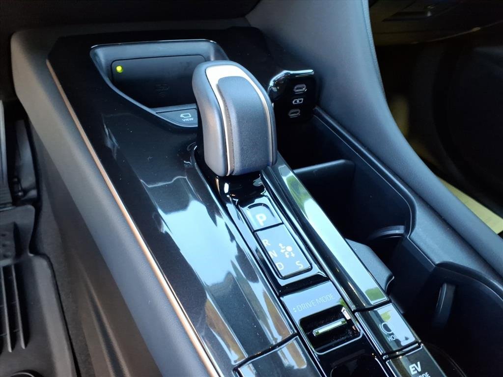 Used 2025 Toyota Crown Signia image 13