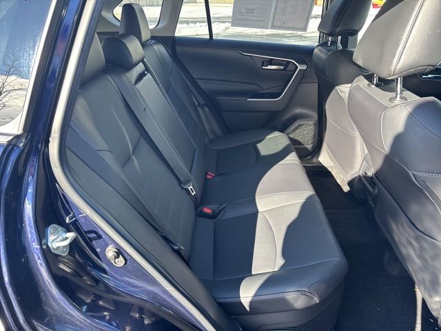 Used 2022 Toyota RAV4 XLE Premium image 15