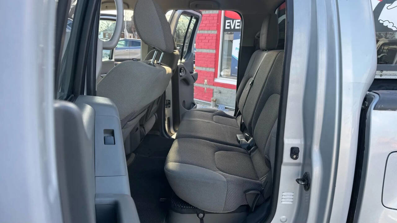 Used 2012 Nissan Frontier SV w/ SV Premium Utility Pkg image 18