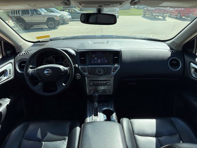 Used 2018 Nissan Pathfinder SL w/ SL Premium Package AWD/4WD image 32