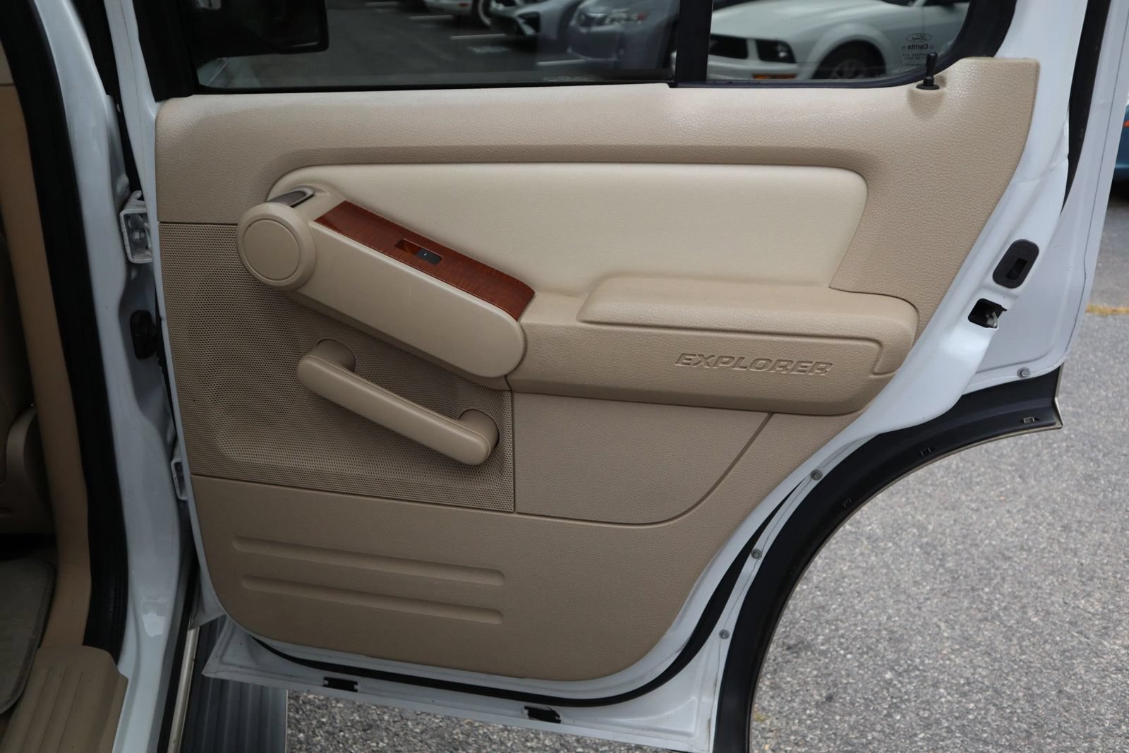 Used 2006 Ford Explorer Eddie Bauer RWD image 19