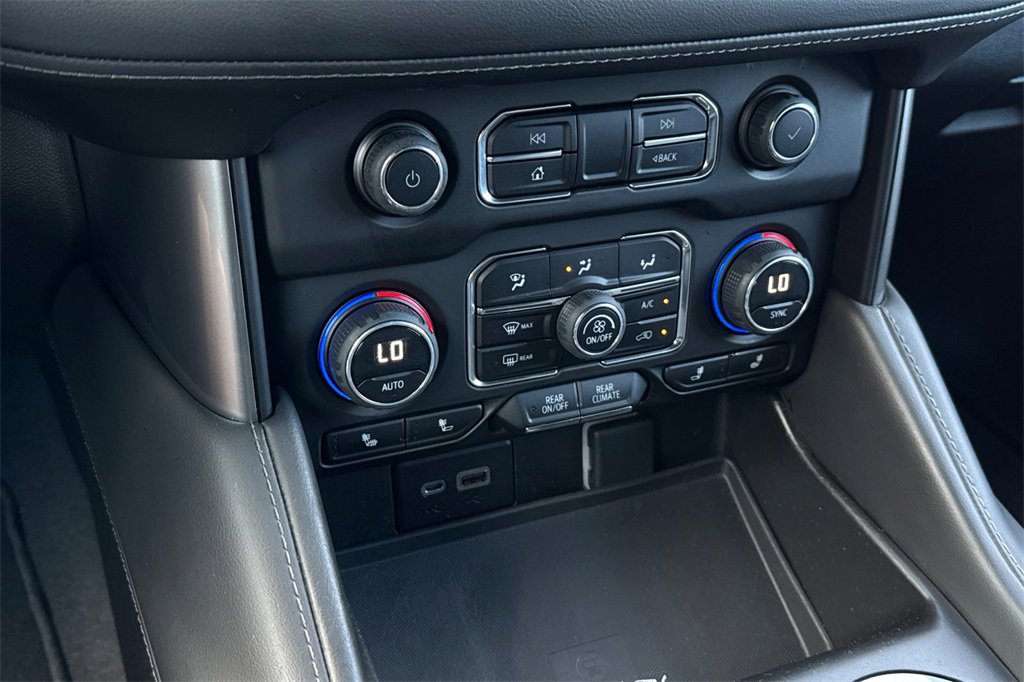 Used 2023 Chevrolet Suburban Z71 image 26