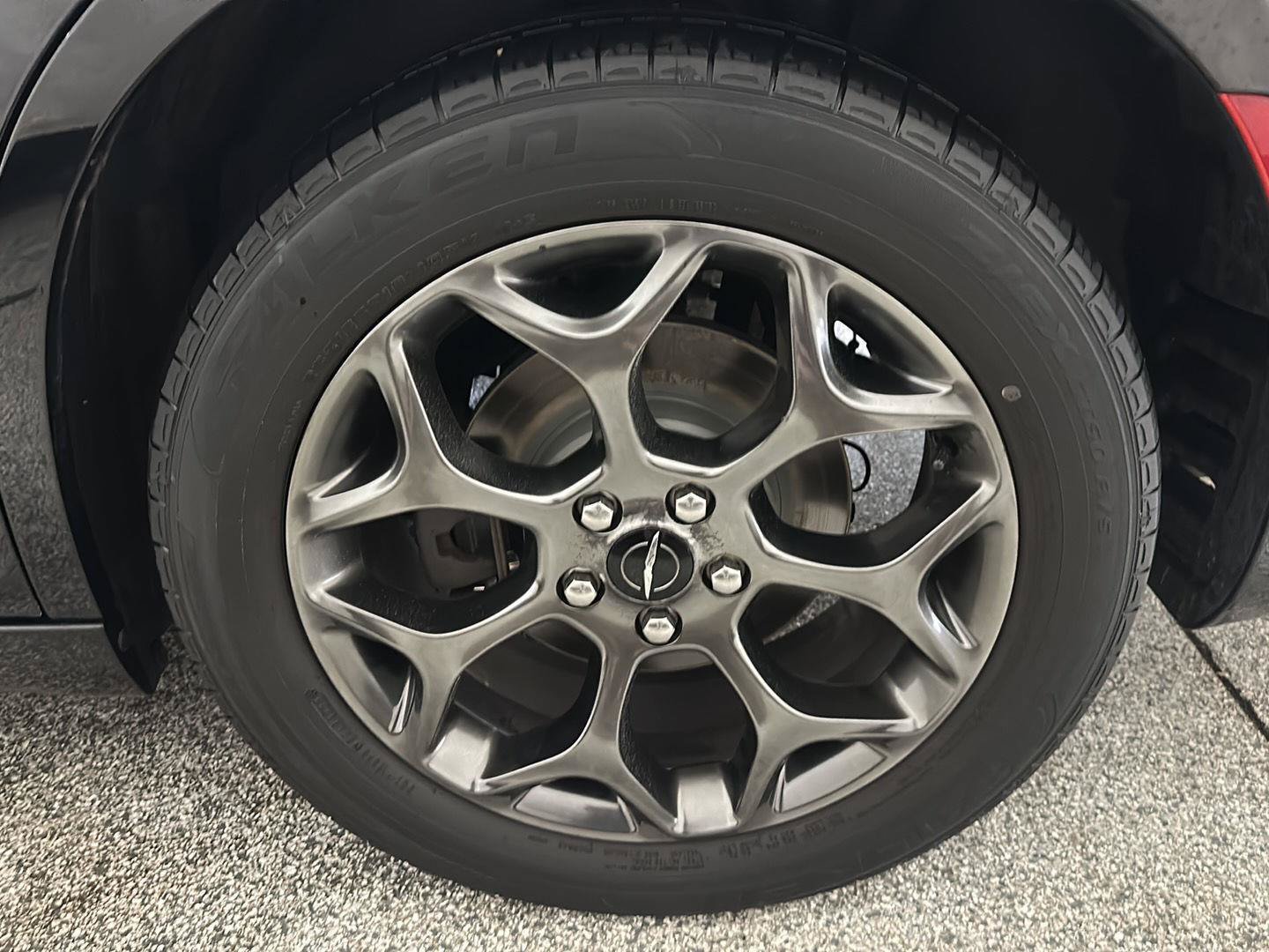 Used 2017 Chrysler 300 S w/ 300S Premium Group AWD/4WD image 12