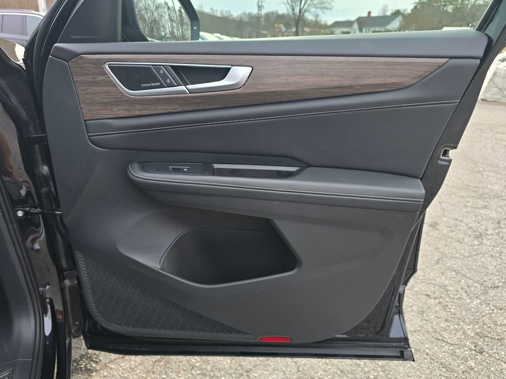 Used 2024 Volkswagen Atlas SEL Premium R-Line image 46