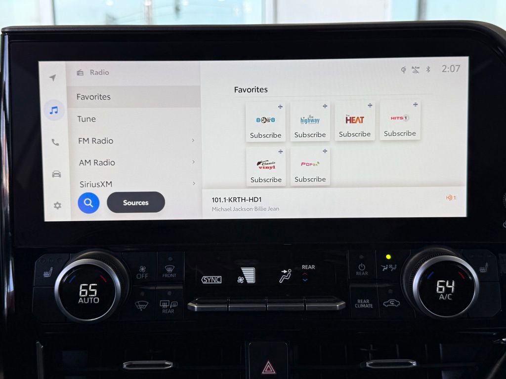 Used 2023 Toyota Highlander XLE image 29