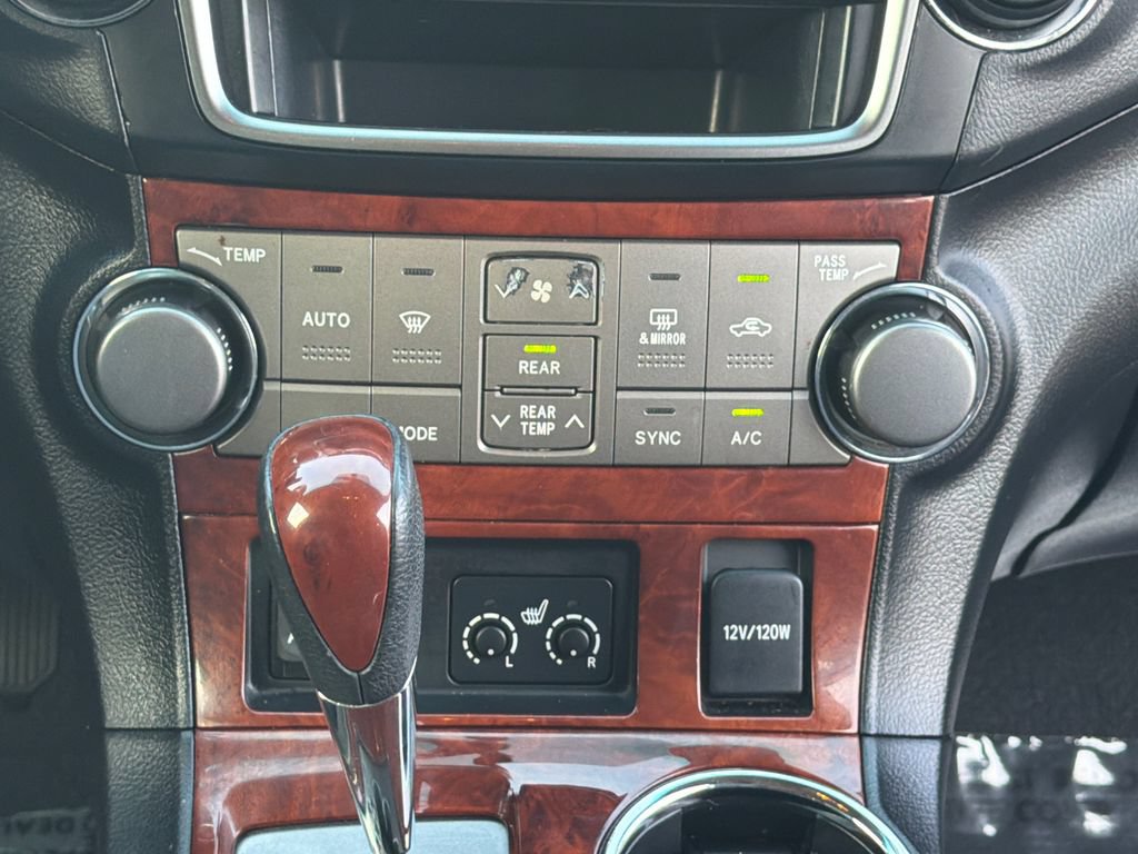 Used 2013 Toyota Highlander Limited FWD image 11