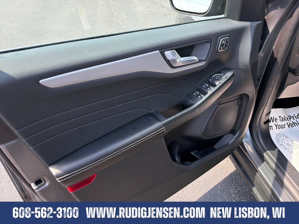 Used 2023 Ford Escape Platinum AWD/4WD image 10