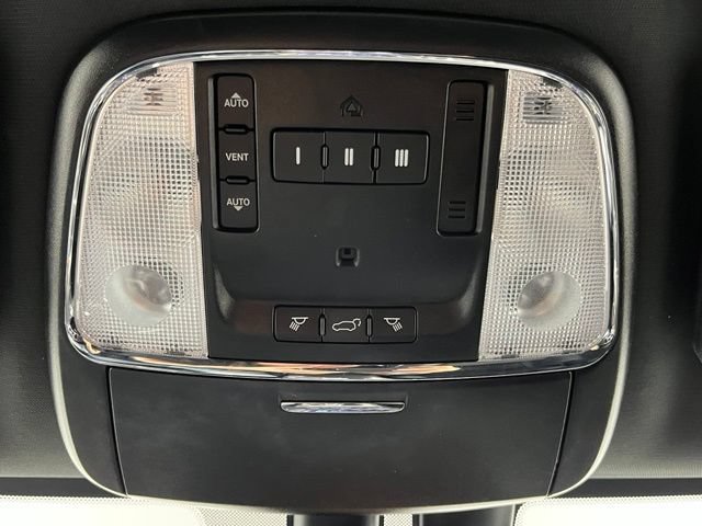 Used 2018 Jeep Grand Cherokee Altitude AWD/4WD image 21