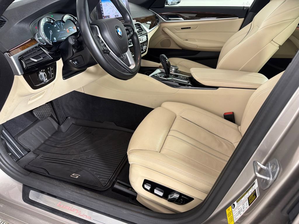Used 2019 BMW 540i image 11