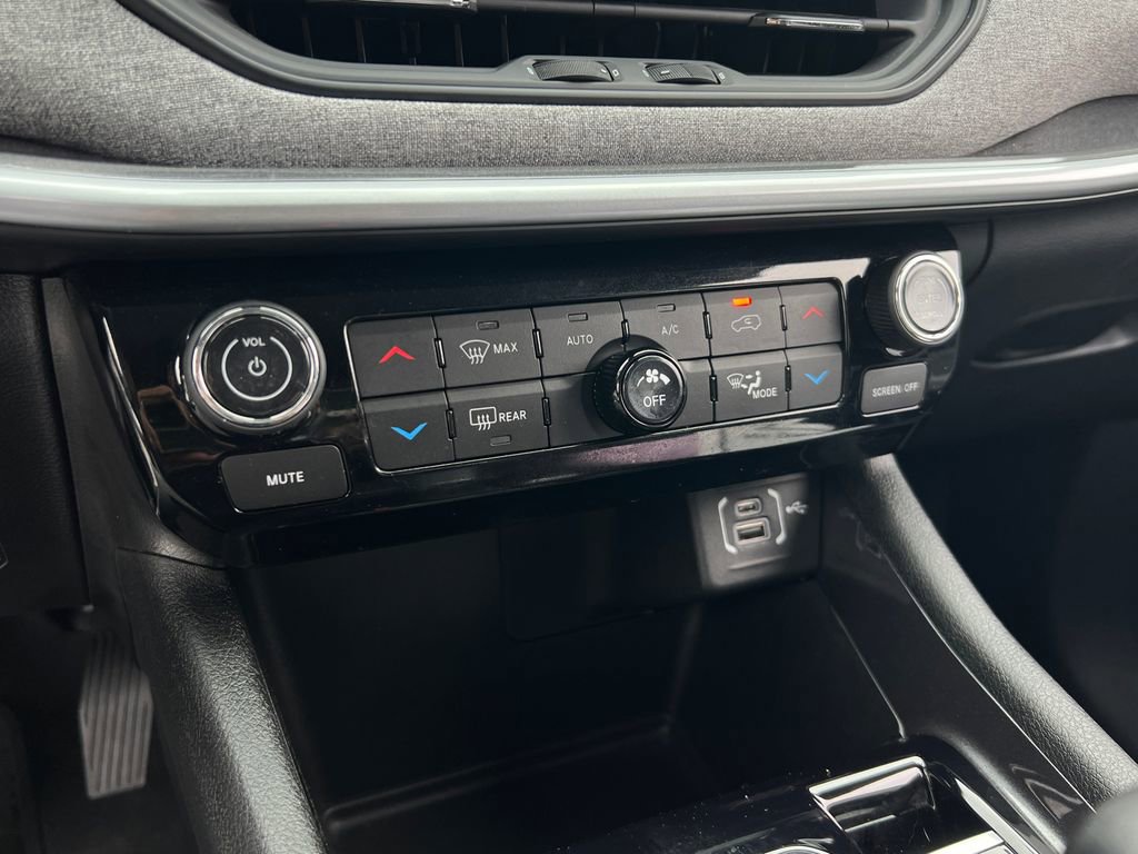 Used 2022 Jeep Compass Latitude w/ Convenience Group image 25