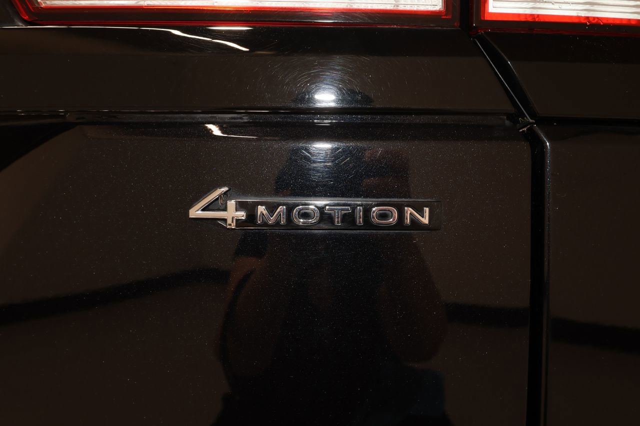 Used 2023 Volkswagen Atlas SEL R-Line AWD/4WD image 36
