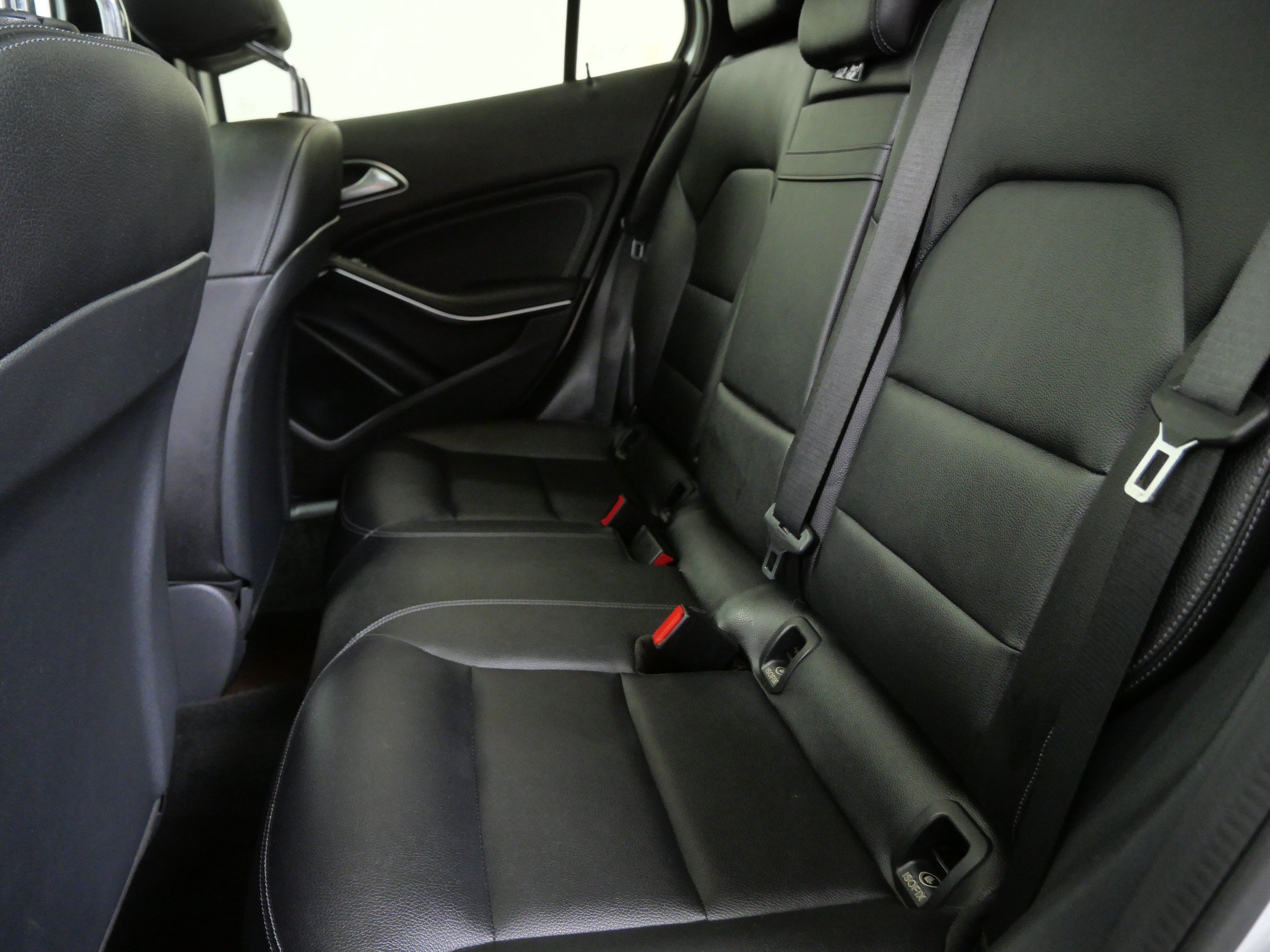 Used 2018 Mercedes-Benz GLA 250 4MATIC image 17