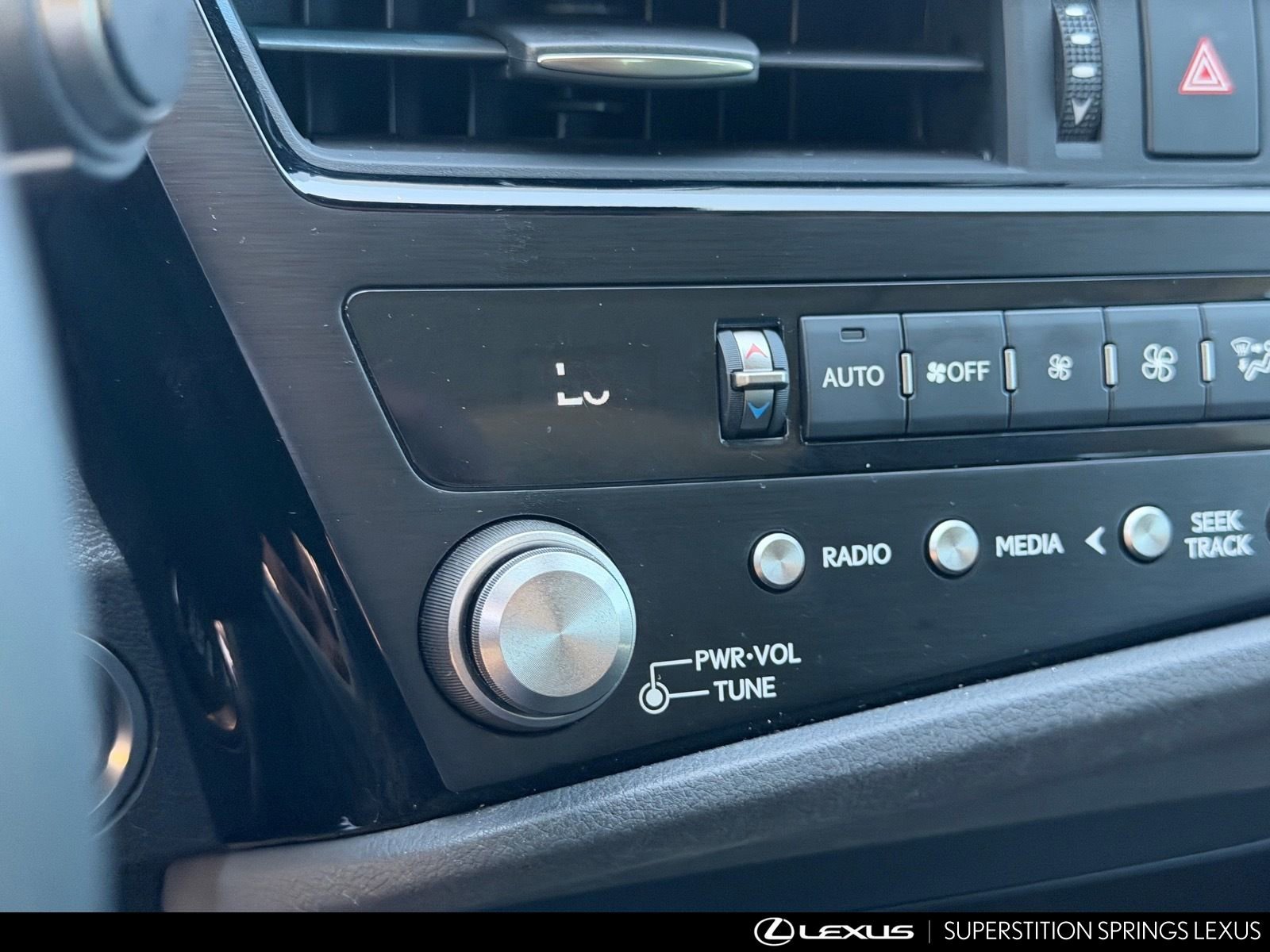 Certified 2024 Lexus ES 350 w/ Accessory Package (Z2) FWD image 29