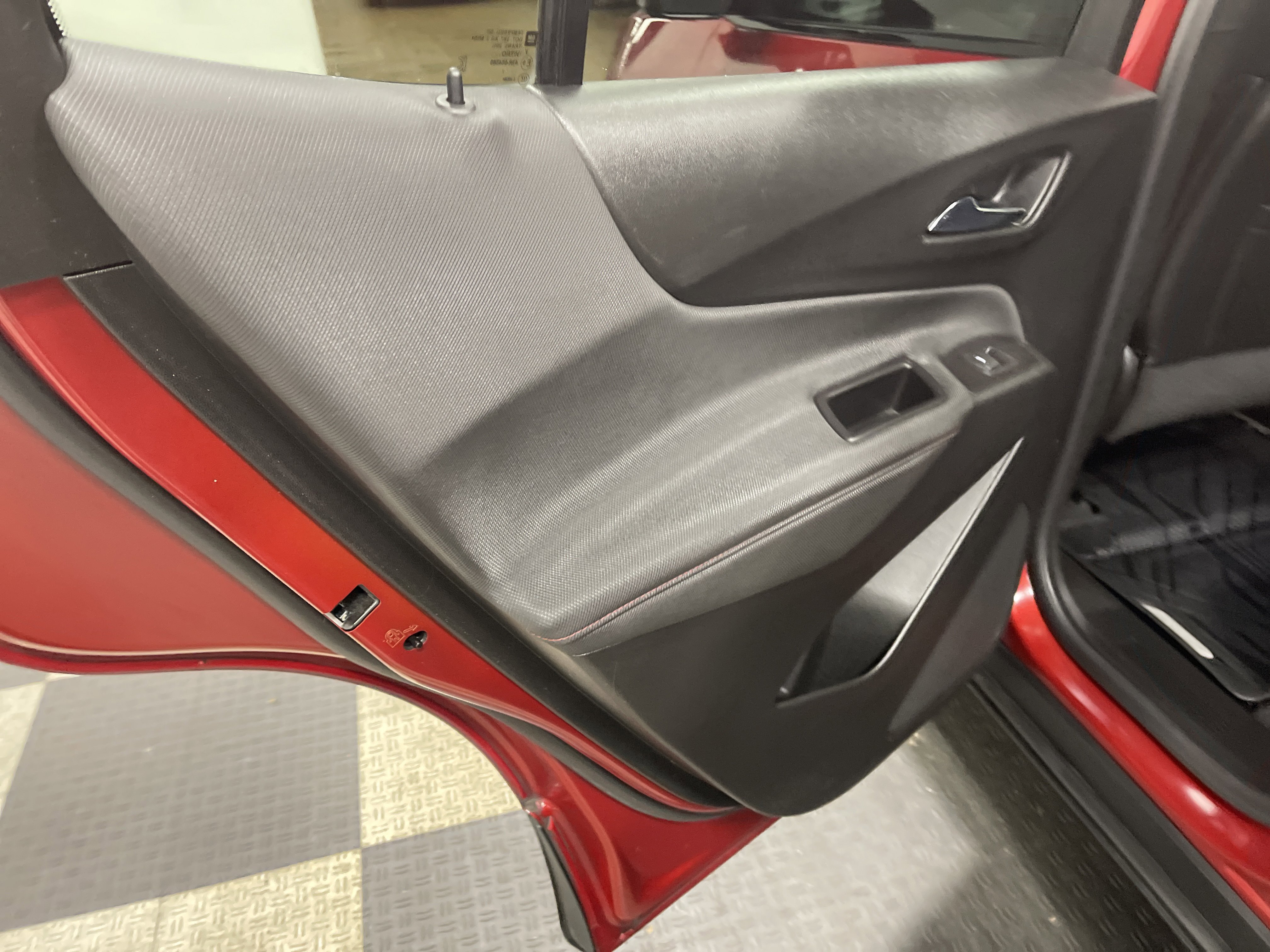 Used 2022 Chevrolet Equinox RS w/ RS Leather Package image 15