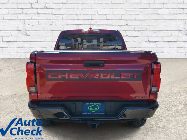 Used 2026 Chevrolet Colorado ZR2 w/ Technology Package AWD/4WD image 3