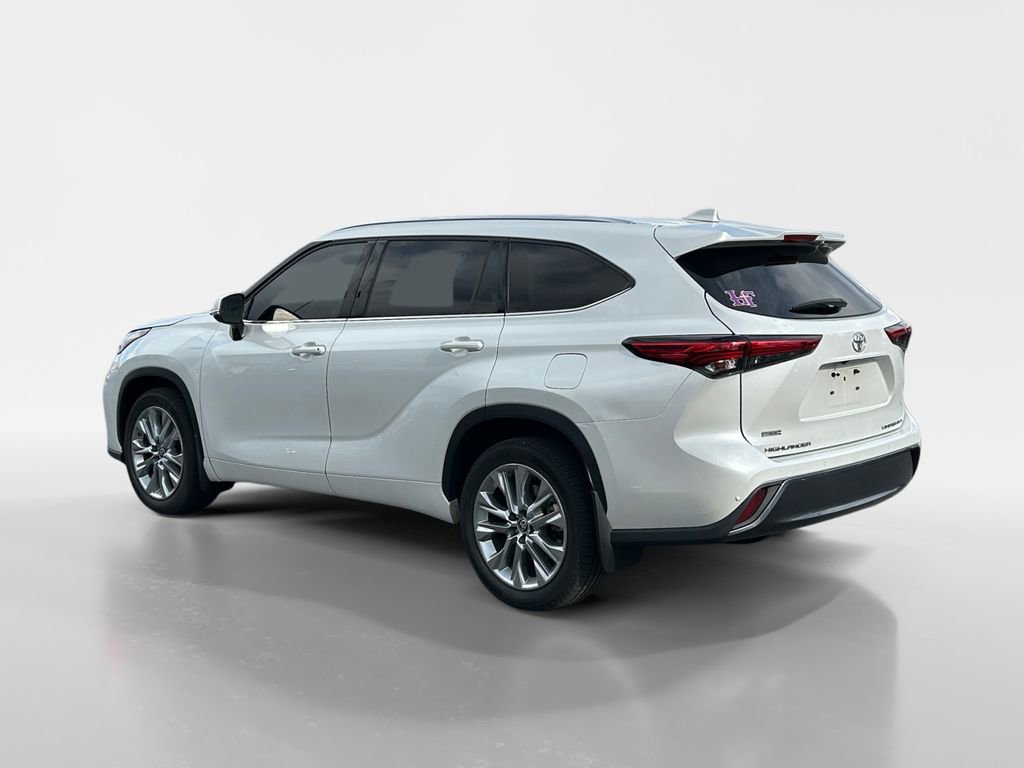 Used 2022 Toyota Highlander Limited AWD/4WD image 3