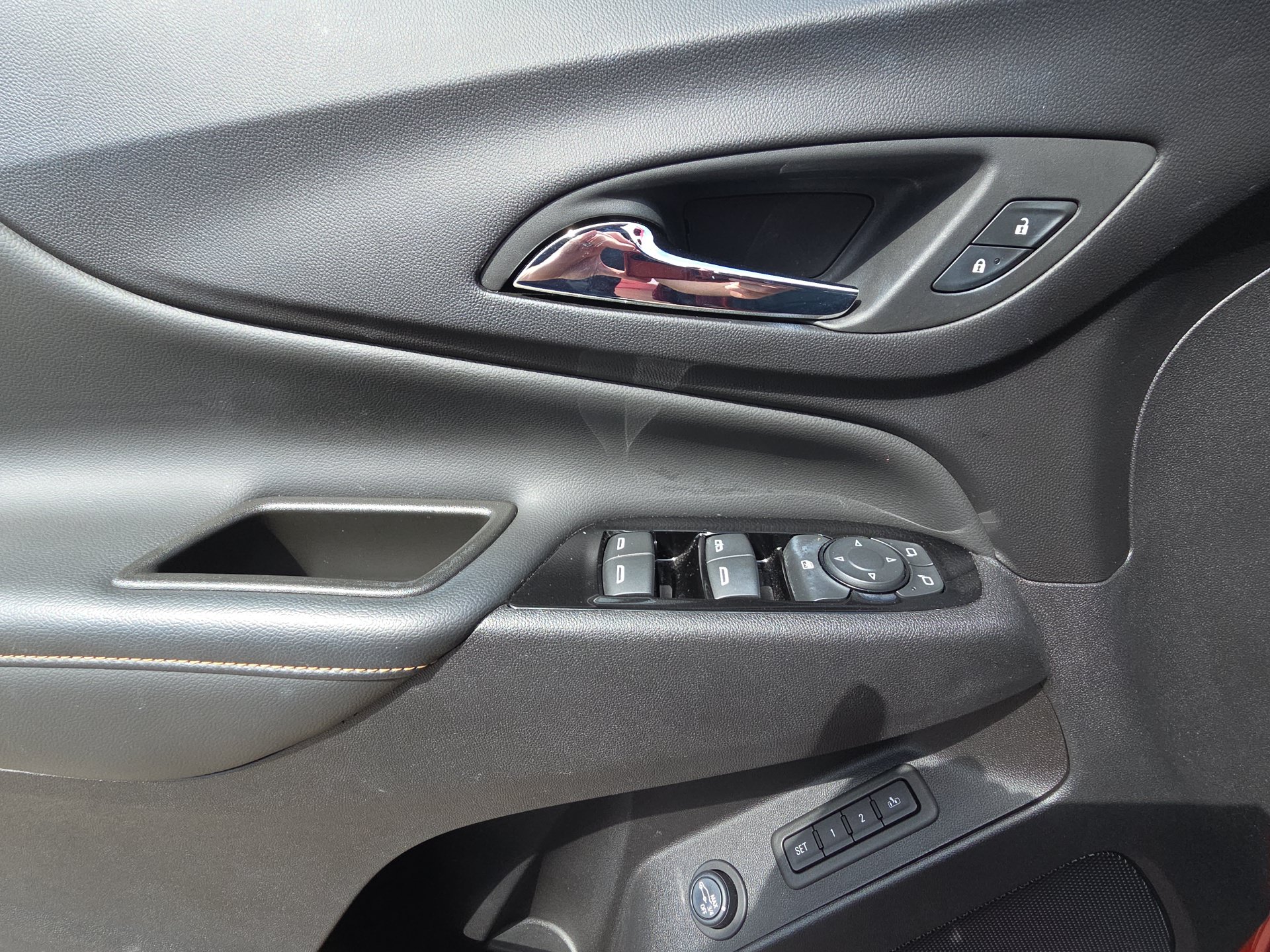 Used 2024 Chevrolet Equinox Premier FWD image 13