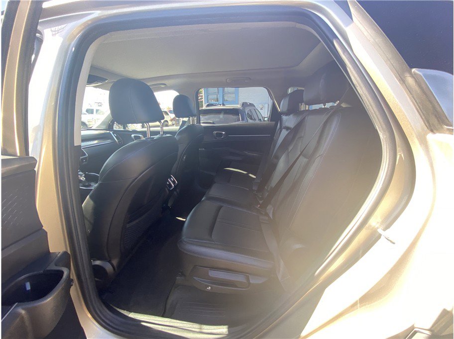Used 2021 Kia Sorento S w/ Panoramic Sunroof Package image 10