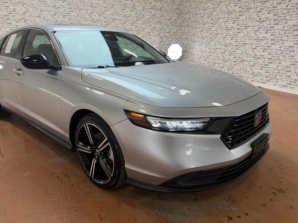 Used 2024 Honda Accord Sport image 7