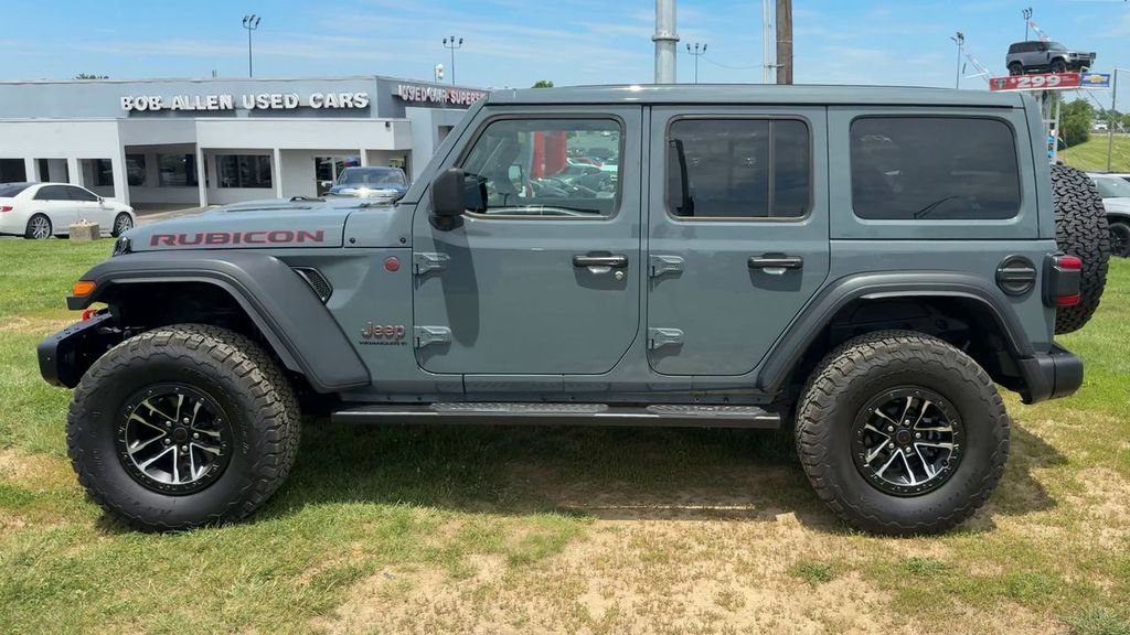 Used 2025 Jeep Wrangler Unlimited Rubicon w/ XTREMEE 35" Tire Package AWD/4WD image 4