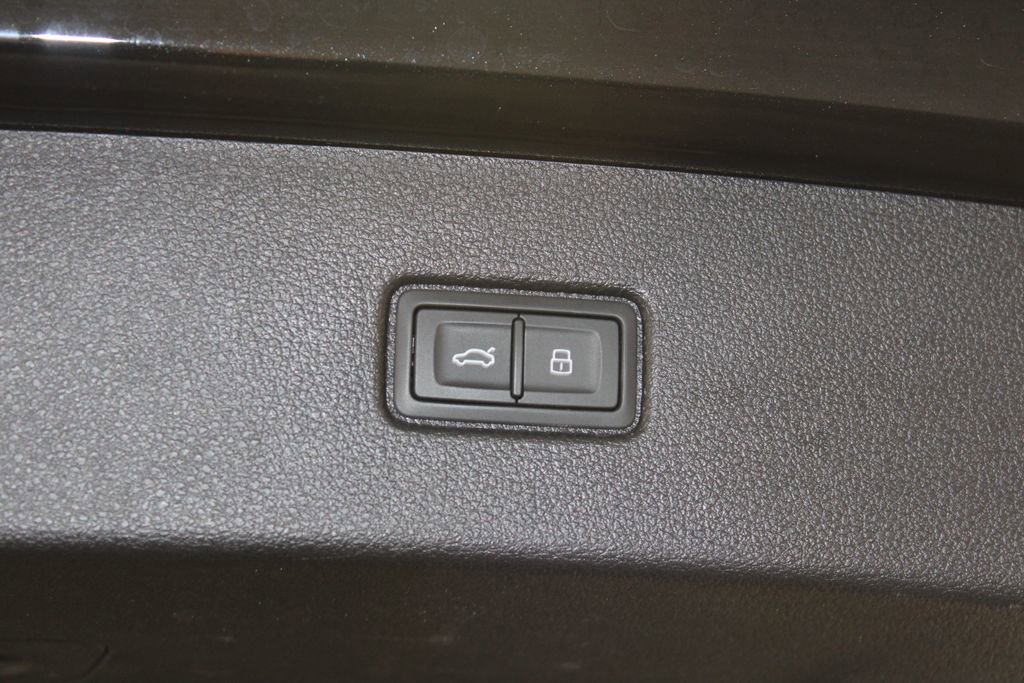 Used 2023 Audi Q7 3.0T Premium Plus image 14