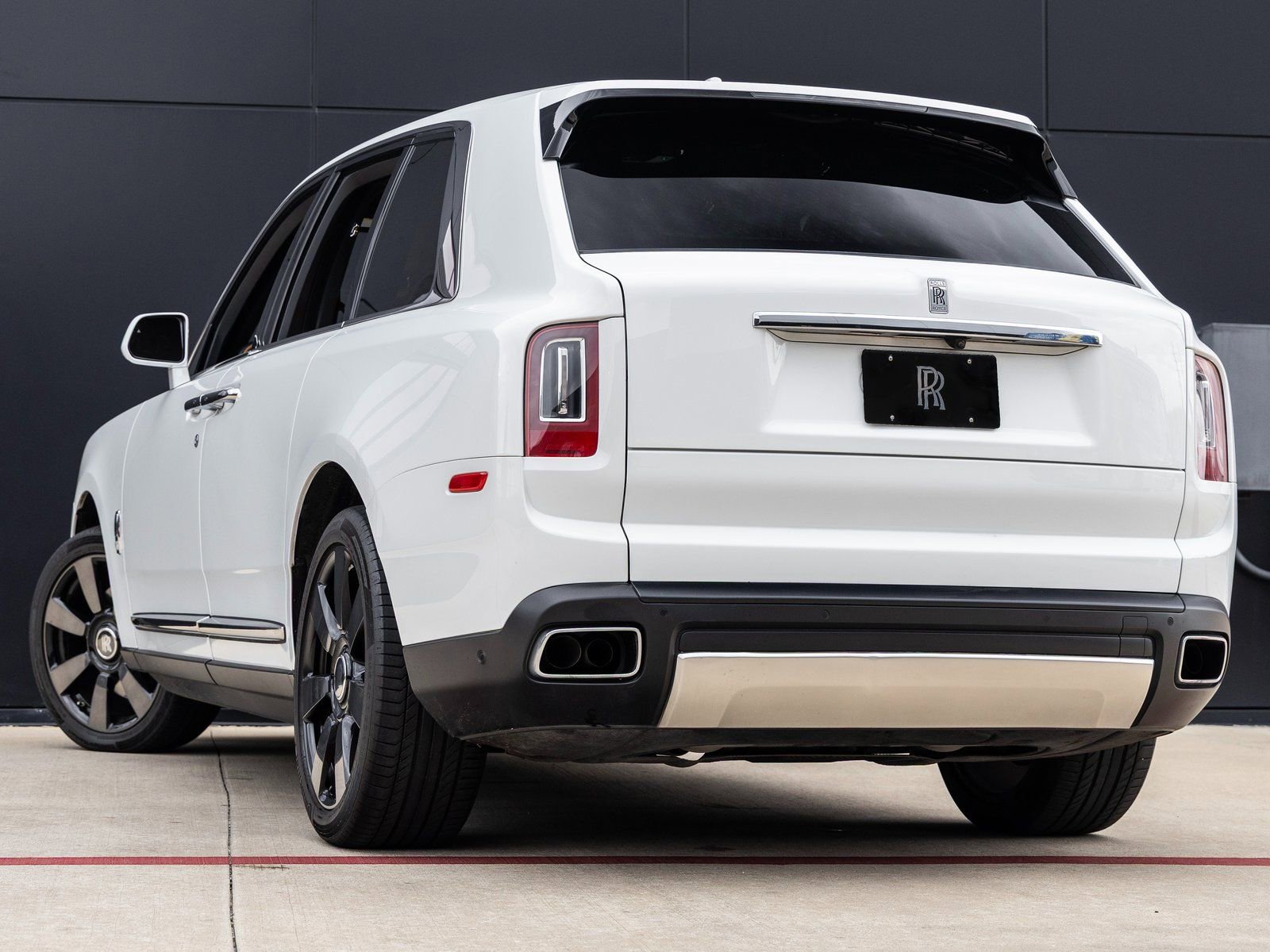 Certified 2022 Rolls-Royce Cullinan image 9