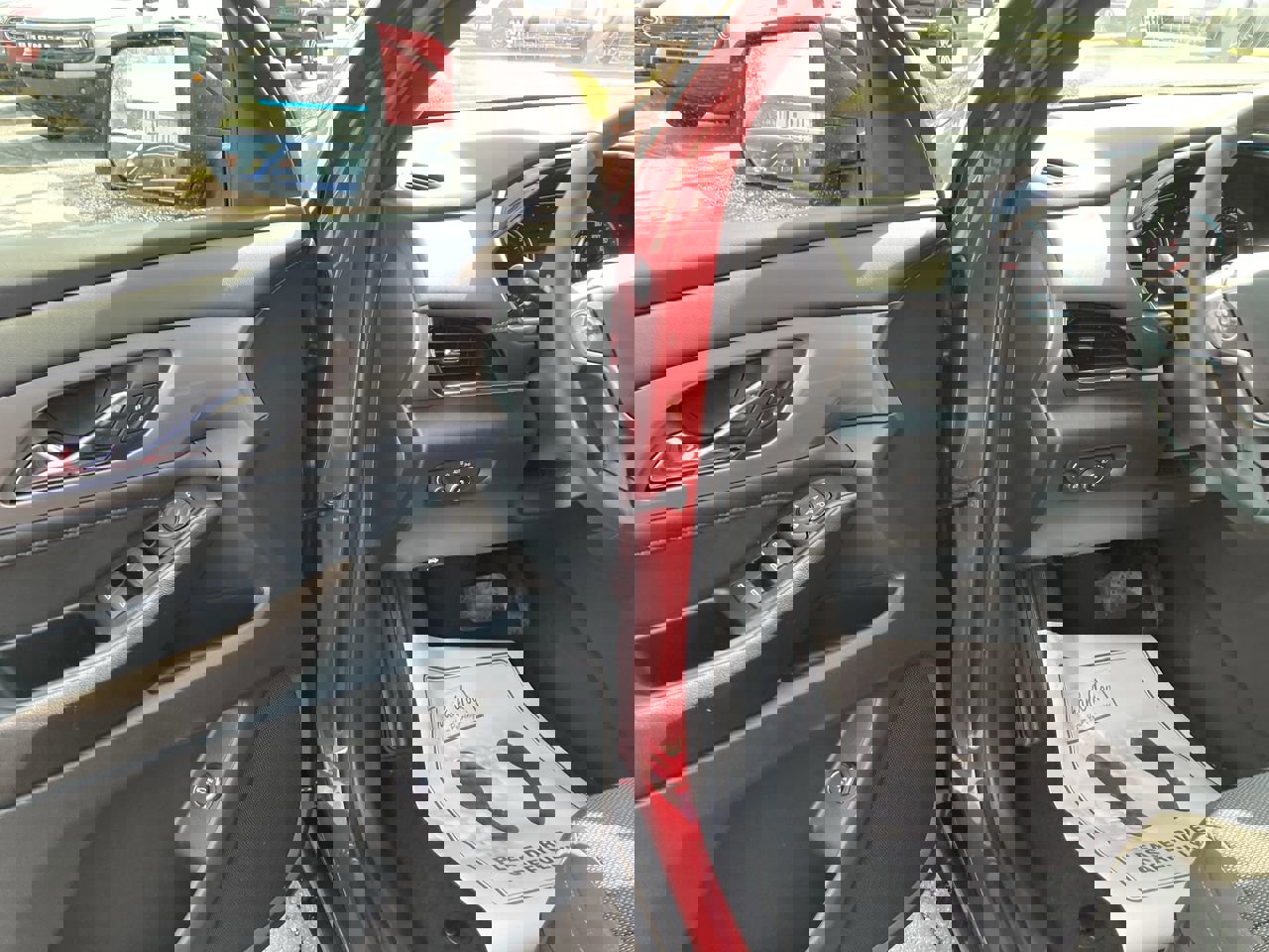 Used 2023 Chevrolet Traverse LT image 19