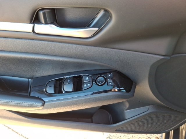 Used 2023 Nissan Altima 2.5 SV image 8