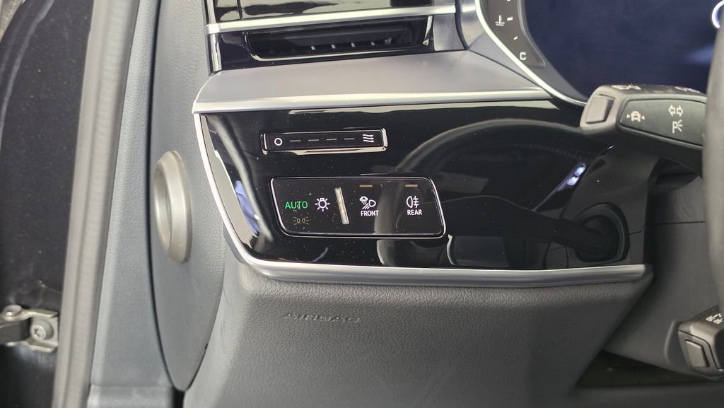 Used 2020 Audi S8 L w/ S8 Executive Package AWD/4WD image 21